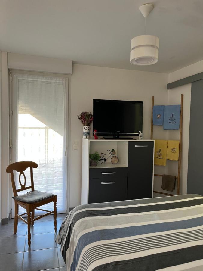Appt Calme Ensoleille Fonctionnel Apartment แซ็งต์-มารี-เดอ-ลา-แมร์ ภายนอก รูปภาพ